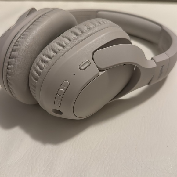 Belkin SoundForm Isolate Noise Cancelling Headphones - Picture 14 of 14